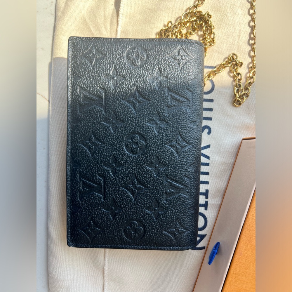 Louis Vuitton Vavin chain wallet purse in black. Receipt on hand - Picture 5 of 12